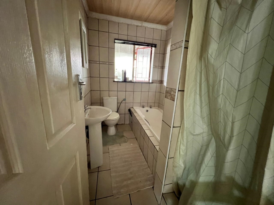3 Bedroom Property for Sale in Lourierpark Free State